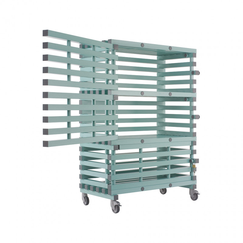 Шкаф-стеллаж 3-секционный закрывающийся