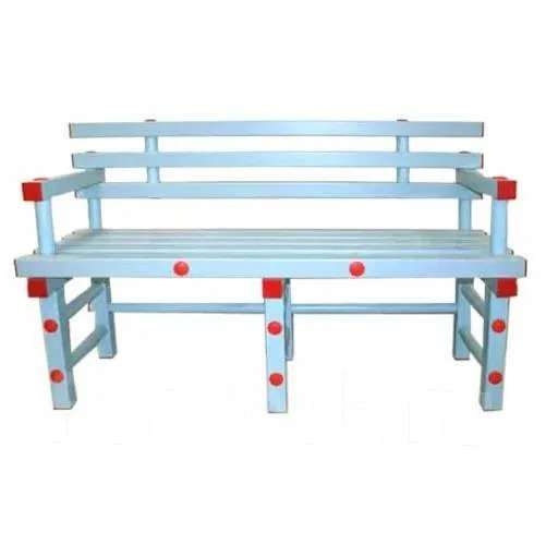 Скамья со спинкой и подлокотниками